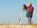 Ile kosztuje biegły sądowy geodeta? Zaskakujące ceny w Polsce