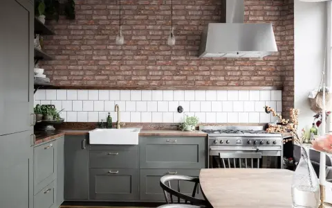 Co nad blatem w kuchni? Najlepsze materiały i inspiracje do wyboru