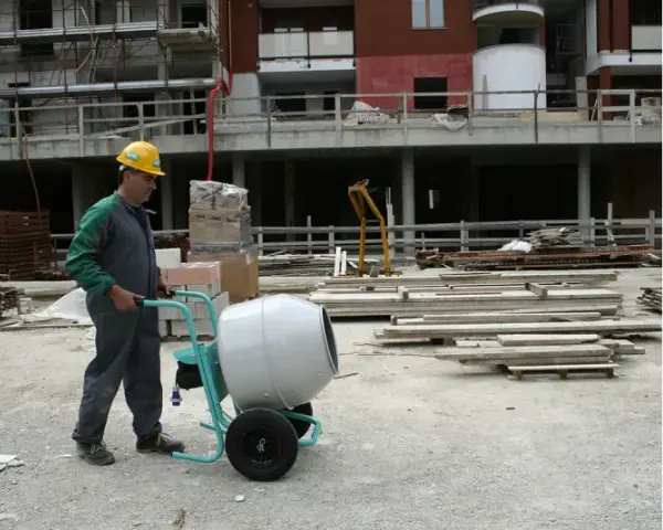 Jaka betoniarka na 25 kg cementu? Wybierz idealny model dla siebie
