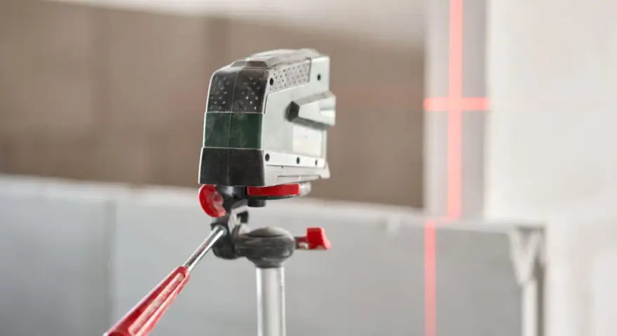 Jaka poziomica laserowa najlepsza? Odkryj najlepsze modele i porady