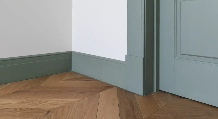 Jakie listwy przypodłogowe do paneli – wybierz najlepsze materiały i style