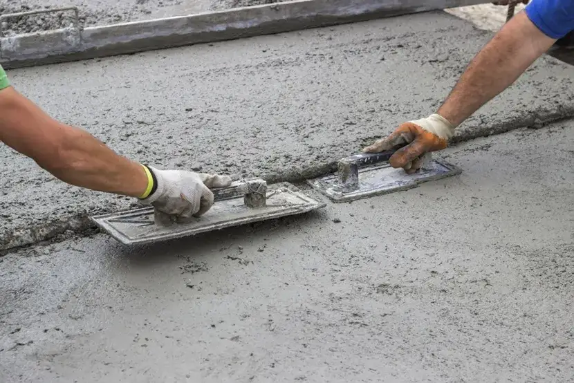 Zdjęcie Jak zrobić listwę wygładzającą do betonu - proste kroki i porady